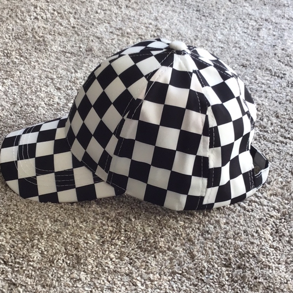 CHECKERED HAT - NWT - Picture 4 of 7